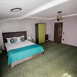 Nelana بيت شباب *