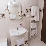 بيت شباب Nelana كلوج-نابوكا