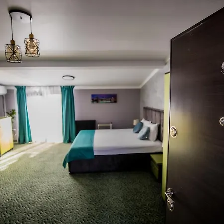 Nelana بيت شباب كلوج-نابوكا