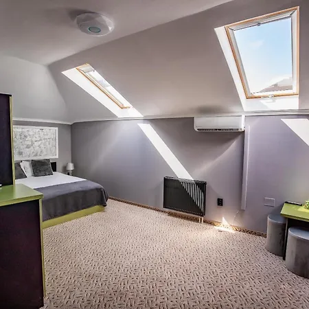 بيت شباب Nelana *