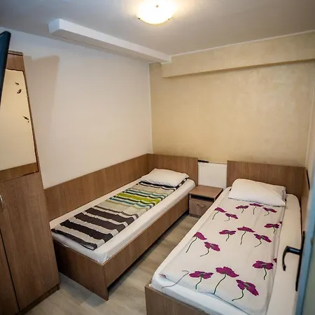 Hostel Nelana *