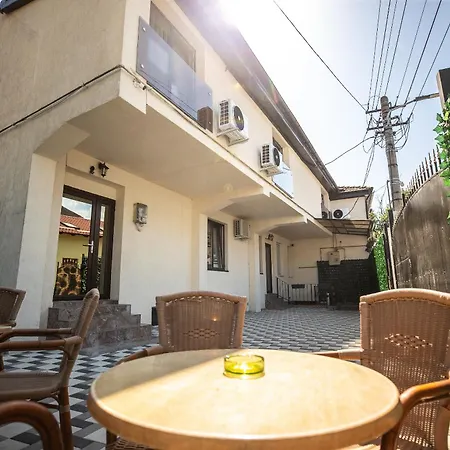 Nelana Hostel *