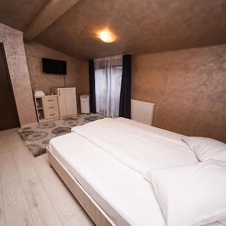 Nelana * كلوج-نابوكا