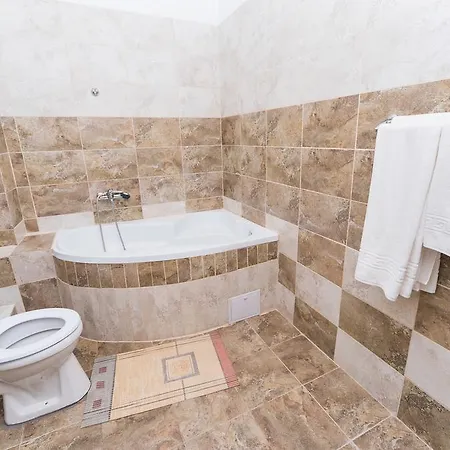 Nelana Hostel Kaloşvar