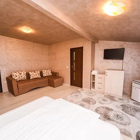 Nelana * Cluj-Napoca